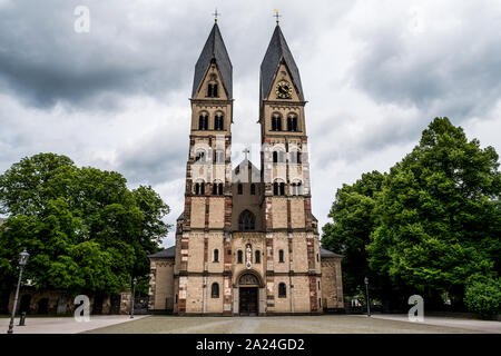 La Basilica di San Castor è la chiesa più antica di Coblenza dello stato tedesco della Renania Palatinato, vicino al Deutsches Eck. Foto Stock