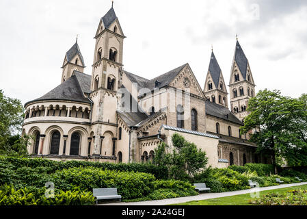La Basilica di San Castor è la chiesa più antica di Coblenza dello stato tedesco della Renania Palatinato, vicino al Deutsches Eck. Foto Stock