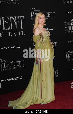 Los Angeles, CA. Il 30 settembre, 2019. Elle Fanning presso gli arrivi per MALEFICENT: PADRONA DEL MALE Premiere, El Capitan theater, Los Angeles, CA il 30 settembre 2019. Credito: Elizabeth Goodenough/Everett raccolta/Alamy Live News Foto Stock