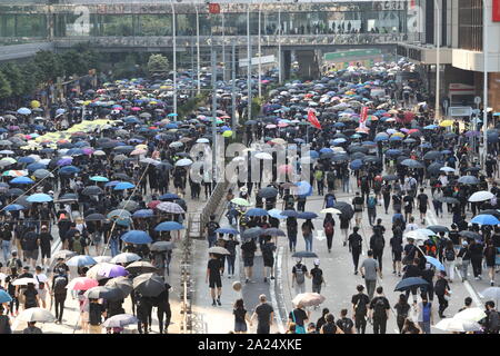 Hong Kong. 01 ott 2019. La gente di Hong Kong la scelta di non celebrare la Cina della Giornata Nazionale vacanza, ma invece 'nessuna celebrazione nazionale, solo il lutto nazionale" . Con gli eventi che si verificano in tutta Hong Kong. Credito: David Coulson/Alamy Live News Foto Stock