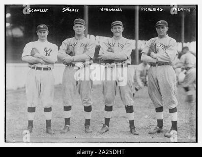 Pi Schwert, Ed Sweeney, Les Nunamaker, Arthur Pickering (semi-pro catcher), New York AL (baseball) Foto Stock