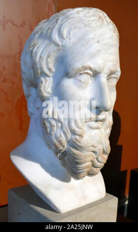 Busto di Erodoto (c. 484 BC - c. 425 BC) un antico storico greco che era nato a Alicarnasso nell'impero persiano (moderno-giorno bodrum, Turchia). Egli è noto per aver scritto il libro di storie, Foto Stock