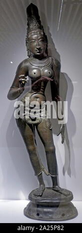 Statua di bronzo di un devi, eventualmente parvati la moglie del dio indù shiva. Foto Stock