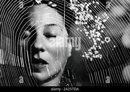 Sognando di morte con spider web , storie di halloween Foto Stock