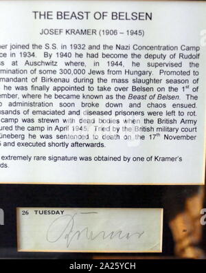 Firma di Josef Kramer. Josef Kramer (1906-1945) il comandante di Auschwitz-Birkenau e dell'Bergen-Belsen campo di concentramento. Doppiata la Bestia di Belsen, egli era un famigerato nazista tedesco criminale di guerra. Foto Stock