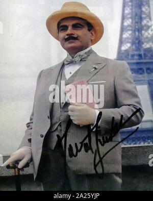 Una foto autografate di David Suchet come Hercule Poirot. David Suchet (1946-) un attore inglese. Foto Stock