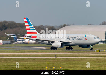 American Airways N288AY Airbus A330-243 Aeroporto di Manchester in Inghilterra. Foto Stock