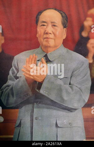 Il presidente Mao indirizzamento di una riunione plenaria del Comitato Centrale del Partito comunista cinese. 1960. Mao Zedong (1893 - 9 settembre 1976), era un comunista cinese rivoluzionario che divenne il padre fondatore della Repubblica Popolare Cinese (PRC), che egli ha dichiarato il presidente del Partito Comunista della Cina dalla sua costituzione nel 1949 fino alla sua morte Foto Stock