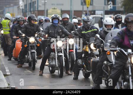 Illustri Gentleman's Ride 2019 Brighton City Airport (Shoreham Airport) la raccolta di fondi per il cancro della prostata la ricerca e Uomo salute mentale Foto Stock