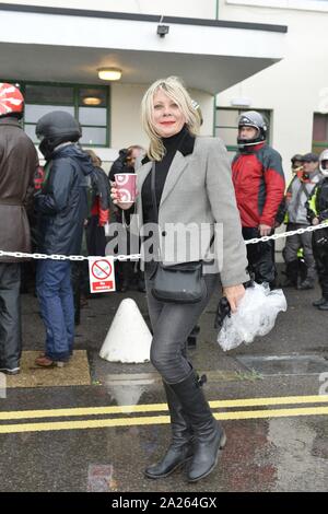 Illustri Gentleman's Ride 2019 Brighton City Airport (Shoreham Airport) la raccolta di fondi per il cancro della prostata la ricerca e Uomo salute mentale Foto Stock