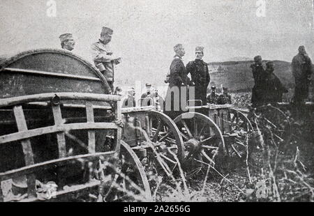 Il re Alessandro di Serbia con le truppe durante la Prima Guerra Mondiale. Alessandro I, (1888 - 1934), noto anche come Alexander il unificatore, è servito come un principe reggente del regno di Serbia dal 1914 e successivamente divenne re di Iugoslavia dal 1921 al 1934 (prima del 1929 lo stato era conosciuto come il Regno di Serbi, Croati e Sloveni) Foto Stock