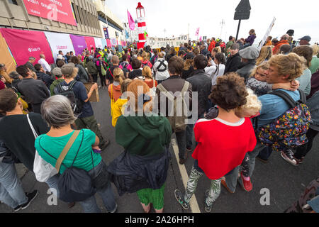 Estinzione della ribellione che protestavano davanti al Partito laburista Conferenza annuale 2019, Brighton, Regno Unito Foto Stock