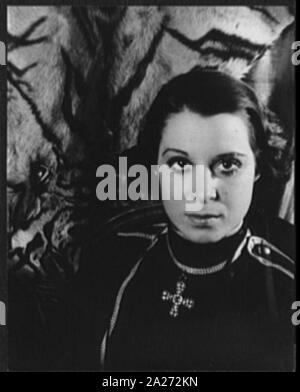 Ritratto di Kitty Carlisle, come il principe in Fledermaus Foto Stock