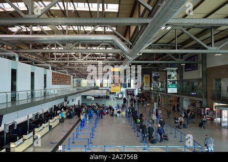 11.04.2019, Weeze, Renania settentrionale-Vestfalia, Germania - Aeroporto di Weeze, il quale è utilizzato il 90 percento circa dalla compagnia aerea irlandese Ryanair che lo chiama Duesse Foto Stock