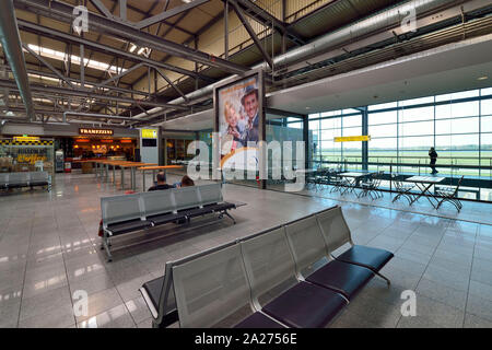 11.04.2019, Weeze, Renania settentrionale-Vestfalia, Germania - Aeroporto di Weeze, il quale è utilizzato il 90 percento circa dalla compagnia aerea irlandese Ryanair che lo chiama Duesse Foto Stock