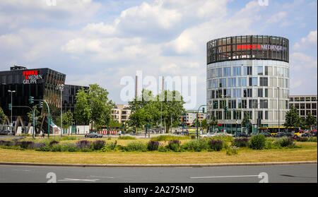 24.05.2019, Essen, Nord Reno-Westfalia, Germania - Funke Media Group, la sede centrale della società, media house sulla sinistra e la torre dei media presso Berliner Plat Foto Stock