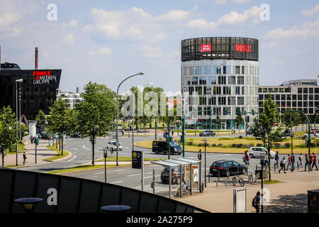 24.05.2019, Essen, Nord Reno-Westfalia, Germania - Funke Media Group, la sede centrale della società, media house sulla sinistra e la torre dei media presso Berliner Plat Foto Stock