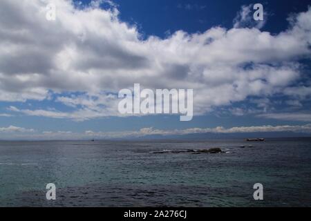 Weite Himmellandschaft mit Meerblick Foto Stock