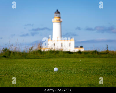 Ottima immagine del faro al campo da golf Turnberry in Scozia, Regno Unito. Da un'angolazione diversa, ma è possibile vedere l'iconico punto di riferimento. Foto Stock