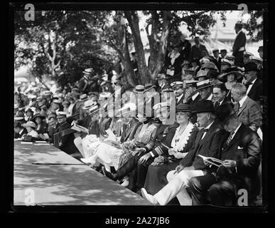 Pres. e la Sig.ra Harding e Ammiraglio di Wilson ad Annapolis. Maggio, 29, 1922 Foto Stock