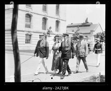 Pres. e la Sig.ra Harding e Ammiraglio di Wilson ad Annapolis. Maggio, 29, 1922 Foto Stock