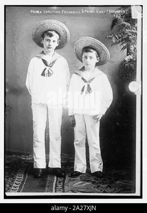 Il principe Federico cristiano e il Principe Knud di Danimarca, in tute marinaio Foto Stock