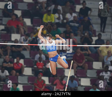 Katerina Stefanidi (GRE) in azione durante la donna della pole vault - IAAF mondiale di atletica Al Khalifa International Stadium di Doha. Foto Stock