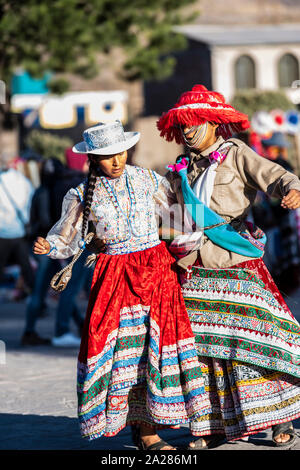 Wititi ballerini in Colca Valley,Arequipa, Perù. Foto Stock