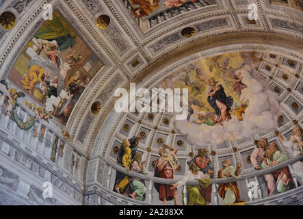 Affreschi di Francesco torbido (1534) all'interno di Verona la Cattedrale cattolica romana, mescolando il romanico e il Gotico elementi, l'Italia, l'Europa. Foto Stock