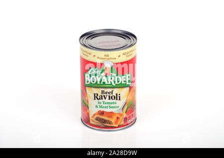 Lo stagno di Chef Boyardee Ravioli di carne bovina in pomodoro e salsa a base di carne Foto Stock