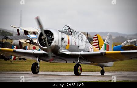 North American Harvard IV (G-BGPB) Foto Stock