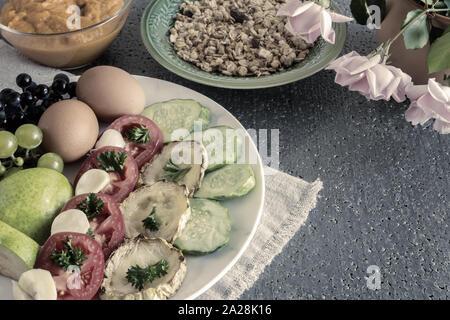 Sana Colazione sul tavolo, prodotti naturali Foto Stock