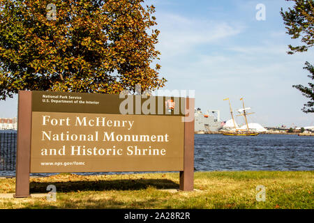 Baltimore, MD - 22 Settembre 2019 : segno NPS a Fort McHenry National Monument e santuario storico. Foto Stock