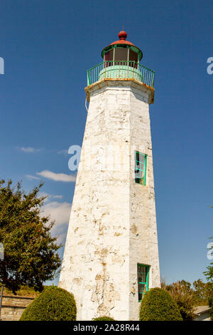 Vecchio punto Comfort faro di Fort Monroe, Virginia. Foto Stock