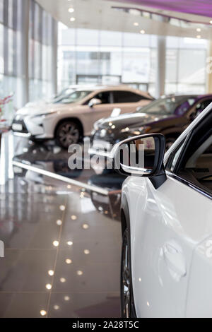 Russia, Izhevsk - Luglio 21, 2019: Lexus showroom. Nuovo e moderno vetture di prestigio. Famoso marchio mondiale. Foto Stock