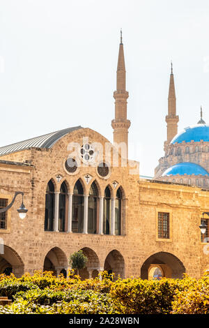 Saint Georges cattedrale maronita e Mohammad Al-Amin moschea in background nel centro di Beirut, Libano Foto Stock