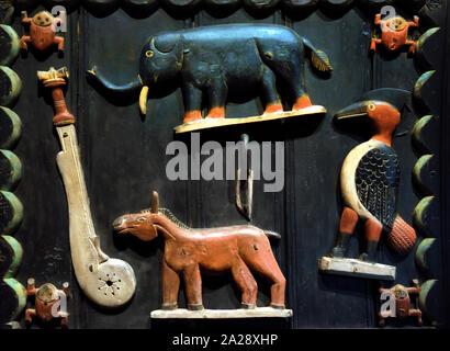 Porte (dettaglio ) del palazzo di Glélé. (Regno di Abomey) 1880-1890 Popolazione Fon persone Benin Afrique Occidentale - Bénin - Zou - Abomey, africane. Foto Stock