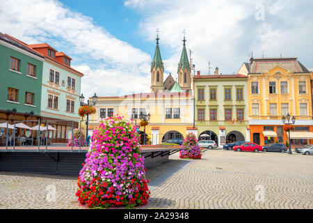 Paesaggio con la piazza principale di Kromeriz città vecchia in Moravia. Repubblica ceca Foto Stock