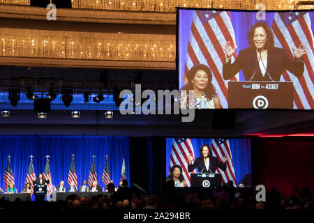 Stati Uniti Il Sen. Kamala Harris, D-California, parla al comitato nazionale Democratic Incontri estivi a San Francisco il 23 agosto, 2019. Foto Stock