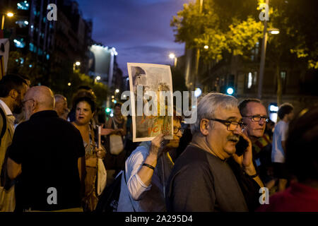 Barcellona, in Catalogna, Spagna. 1 Ott 2019. Migliaia i catalani hanno marciato in Barcellona coincidente con il secondo anniversario del referendum di indipendenza che è stato vietato e represso dal governo spagnolo. Credito: Jordi Boixareu/ZUMA filo/Alamy Live News Foto Stock