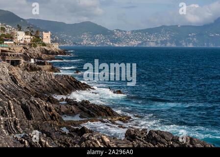 Le scogliere di Nervi, villaggio di Genova sulla riviera italiana Foto Stock
