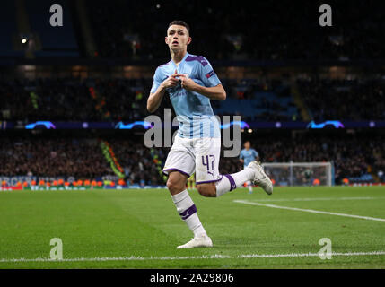 Il Manchester City è Phil Foden punteggio celebra il suo lato il secondo obiettivo del gioco durante la partita della UEFA Champions League al Etihad Stadium e Manchester. Foto Stock