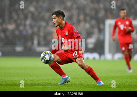 Philippe Coutinho da Bayern Monaco visto in azione durante la UEFA Champions League (Gruppo B) match tra Tottenham Hotspur e Bayern Monaco.(punteggio finale; Tottenham Hotspur 2:7 Bayern Monaco di Baviera) Foto Stock