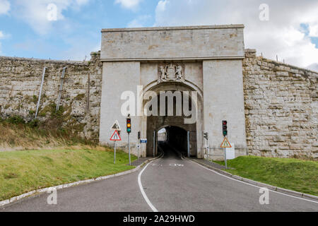 Il cancello di ingresso a HMP il carcere di Verne sulla isola di Portland nel Dorset, Verne prigione, Inghilterra. Foto Stock