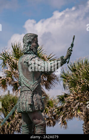 Statua di Juan Ponce de Leon, lo scopritore della Florida da artista Rafael Picon in Melbourne Beach, Florida. Ponce de Leon sbarcati nei pressi di questo sito nel 1513 e rivendicato della Florida per l'impero spagnolo. Foto Stock