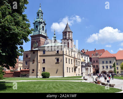 Una vista generale del cortile interno del castello di Wawel Foto Stock