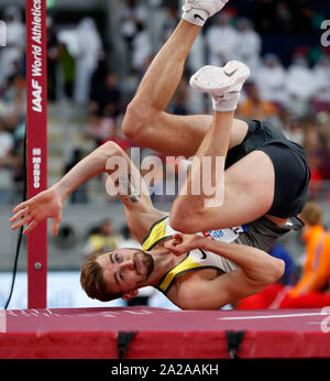 Doha in Qatar. 1 Ott 2019. Mateusz Przybylko della Germania non riesce durante gli Uomini Salto in alto Qualification al 2019 IAAF mondiale di atletica a Doha, in Qatar, il 1 ottobre, 2019. Credito: Wang Lili/Xinhua/Alamy Live News Foto Stock