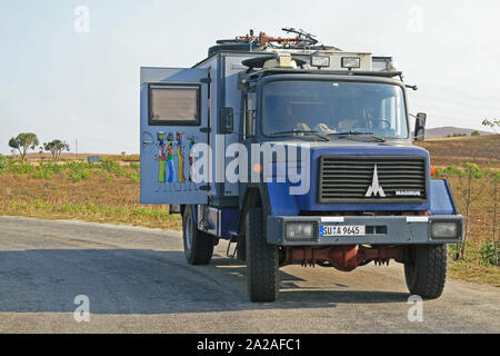 Magirus carrello parcheggiato sulla strada, Panorama Route - Mpumalanga in Sudafrica. Foto Stock