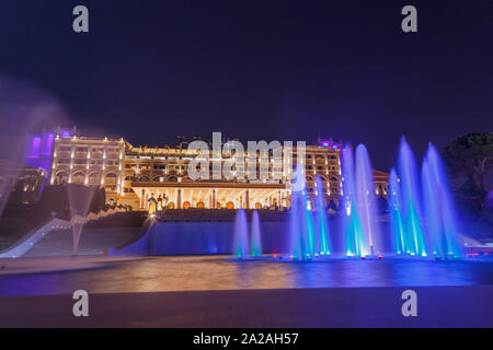 ANTALYA, Turchia - 12 settembre 2019: Titanic Mardan due Palace con fontane in altezza e la più costosa della europea resort Foto Stock