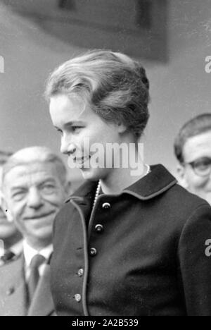 Escursione dell'alta nobiltà intorno a Leopold III, poi il re del Belgio, di Hinterriss in Tirolo. La foto mostra la Principessa Maria Gabriella di Savoia. Foto Stock